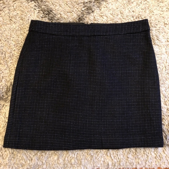 GAP Dresses & Skirts - GAP wool mini-skirt Size 2 EUC